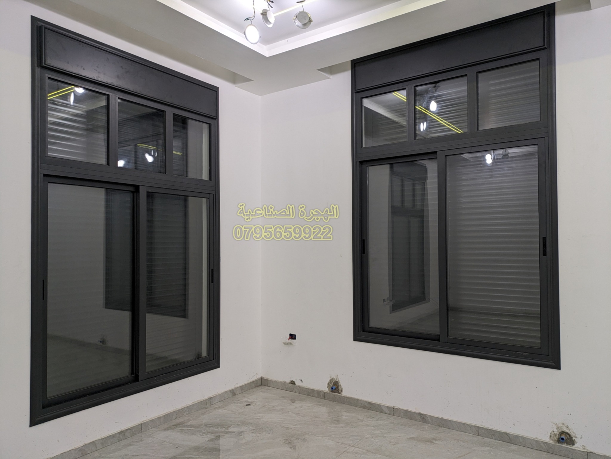 شبابيك مع صندوق